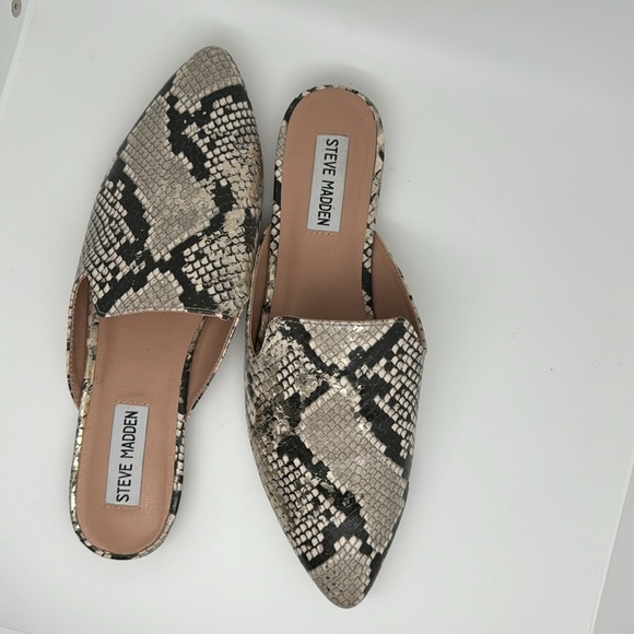 Steve Madden Mattis Python Snakeskin Pointed Toe Slip On Mules Flats Size 8.5 - Picture 2 of 12